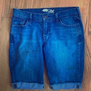 Old navy shorts 👣🆒